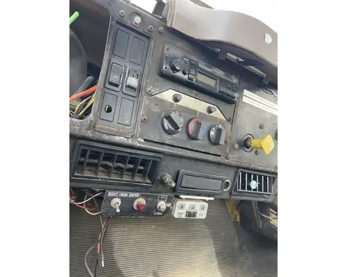 INTERNATIONAL 4700 Export Vehicle