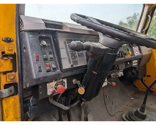 INTERNATIONAL 4700 Export Vehicle