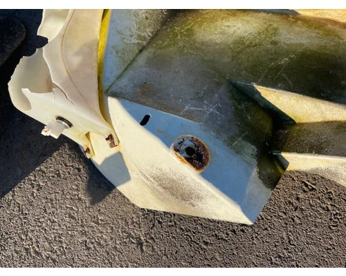 INTERNATIONAL 4700 Fender Extension