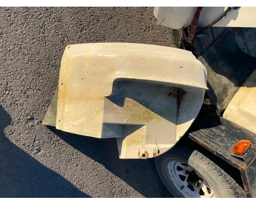 INTERNATIONAL 4700 Fender Extension