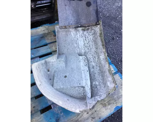 INTERNATIONAL 4700 Fender Extension