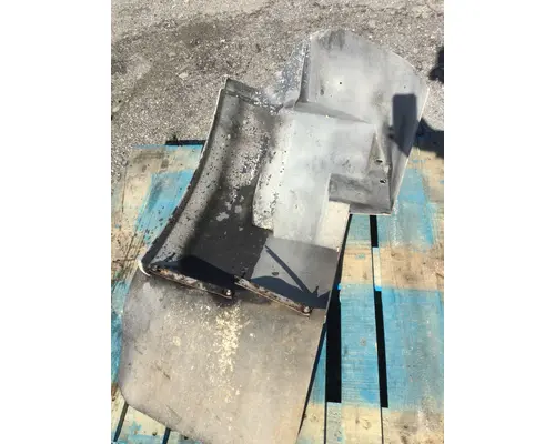 INTERNATIONAL 4700 Fender Extension