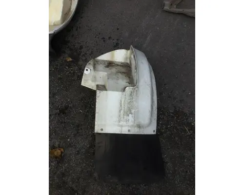 INTERNATIONAL 4700 Fender Extension