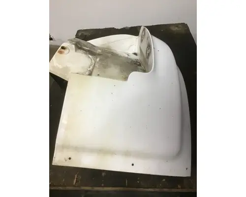 INTERNATIONAL 4700 Fender Extension