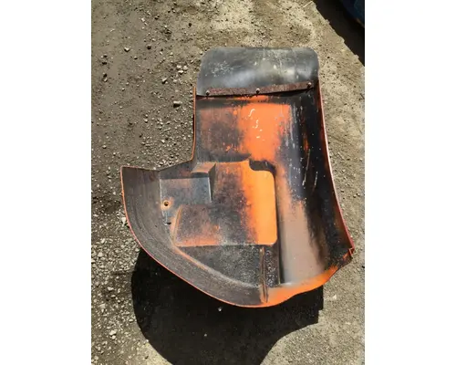 INTERNATIONAL 4700 Fender Extension