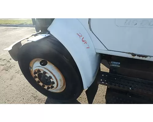 INTERNATIONAL 4700 Fender Extension