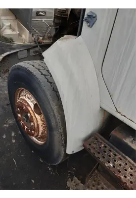 INTERNATIONAL 4700 Fender Extension