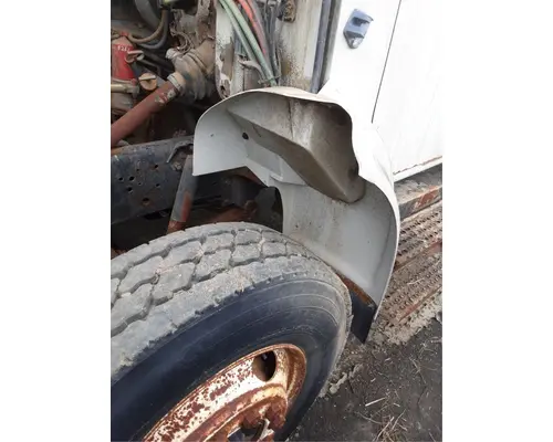 INTERNATIONAL 4700 Fender Extension