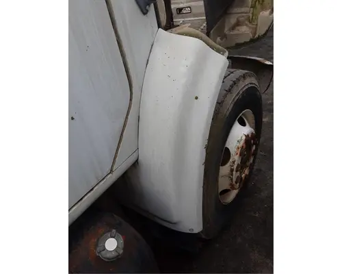 INTERNATIONAL 4700 Fender Extension