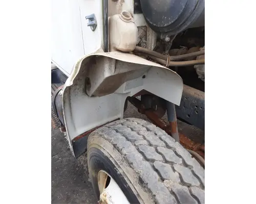 INTERNATIONAL 4700 Fender Extension