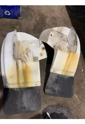 INTERNATIONAL 4700 Fender