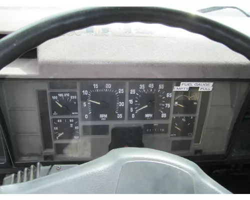 INTERNATIONAL 4700 GAUGE CLUSTER