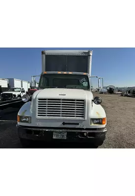 INTERNATIONAL 4700 Grille