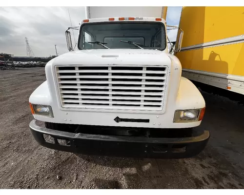 INTERNATIONAL 4700 Grille