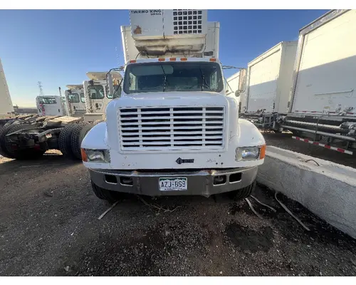 INTERNATIONAL 4700 Grille