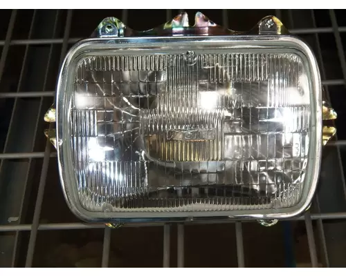 INTERNATIONAL 4700 HEADLAMP ASSEMBLY