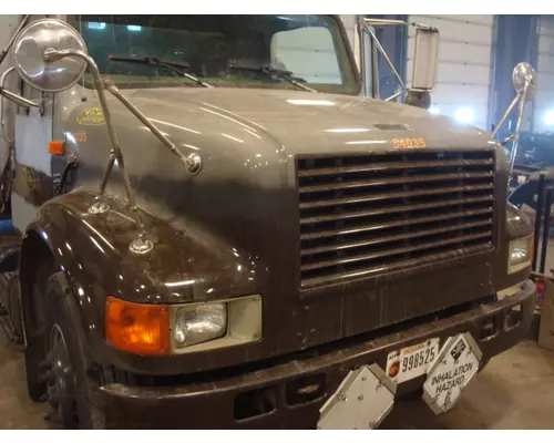 INTERNATIONAL 4700 HOOD