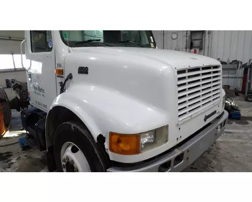 INTERNATIONAL 4700 HOOD