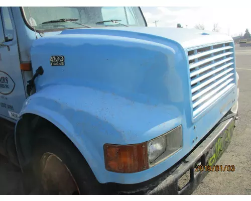 INTERNATIONAL 4700 HOOD