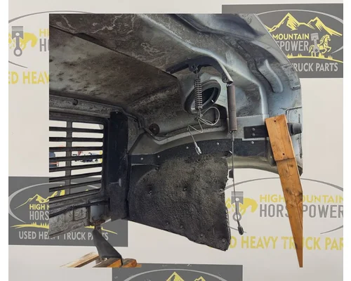 INTERNATIONAL 4700 Hood