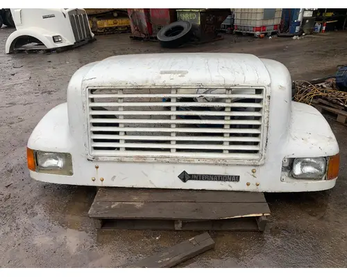 INTERNATIONAL 4700 Hood