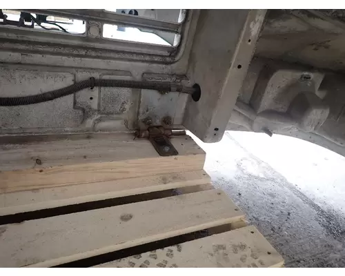 INTERNATIONAL 4700 Hood