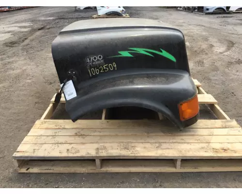 INTERNATIONAL 4700 Hood