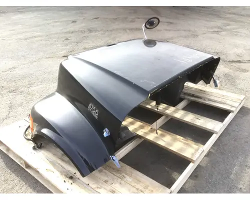 INTERNATIONAL 4700 Hood