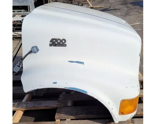 INTERNATIONAL 4700 Hood