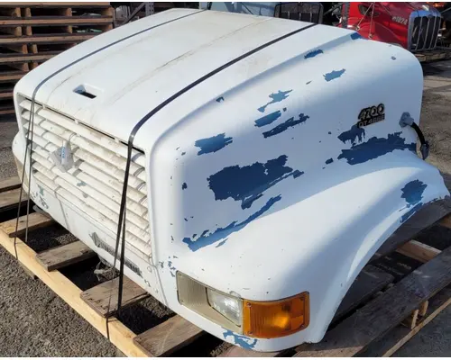 INTERNATIONAL 4700 Hood