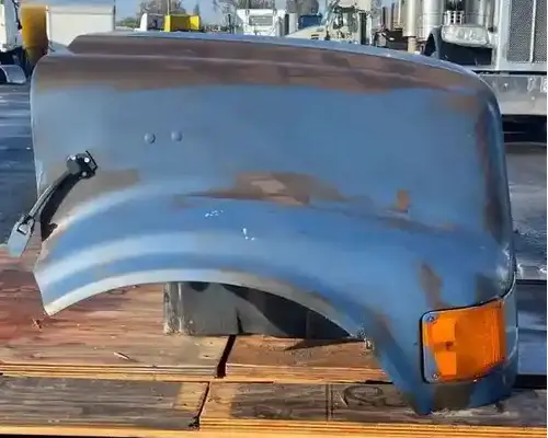 INTERNATIONAL 4700 Hood