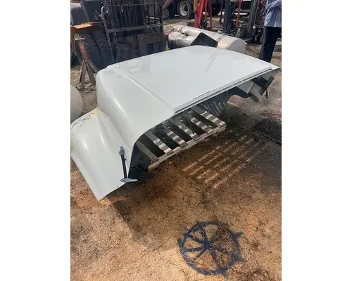 INTERNATIONAL 4700 Hood