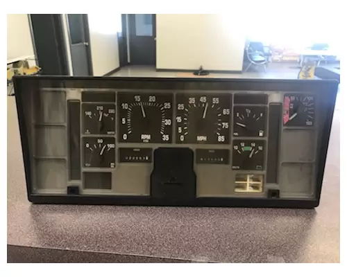 INTERNATIONAL 4700 Instrument Cluster