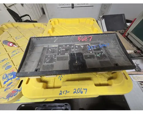 INTERNATIONAL 4700 Instrument Cluster