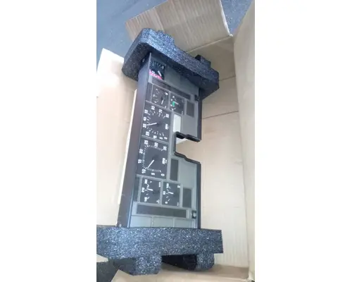 INTERNATIONAL 4700 Instrument Cluster