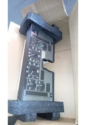 INTERNATIONAL 4700 Instrument Cluster