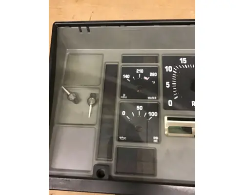 INTERNATIONAL 4700 Instrument Cluster