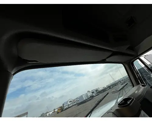 INTERNATIONAL 4700 Interior Sun Visor