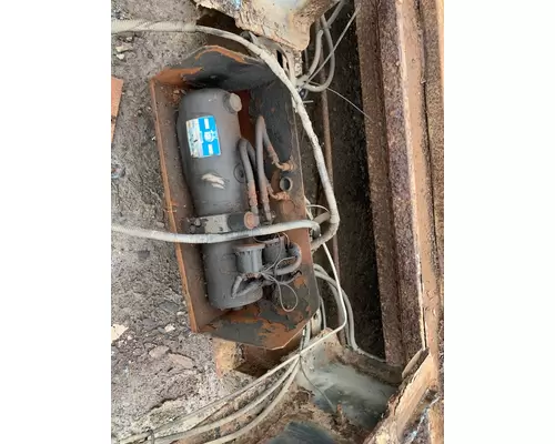 INTERNATIONAL 4700 LiftgateTailgates