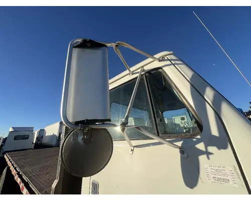 INTERNATIONAL 4700 Mirror (Side View)