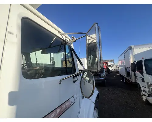 INTERNATIONAL 4700 Mirror (Side View)