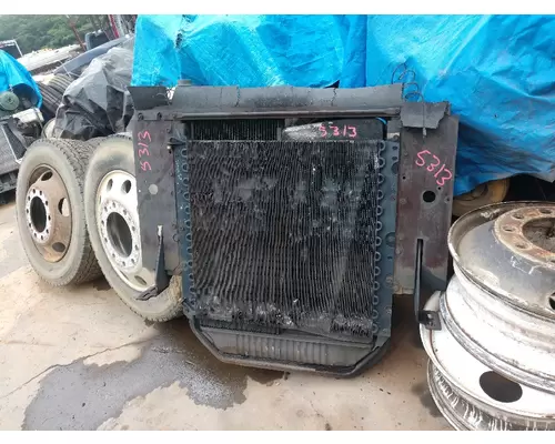 INTERNATIONAL 4700 Radiator