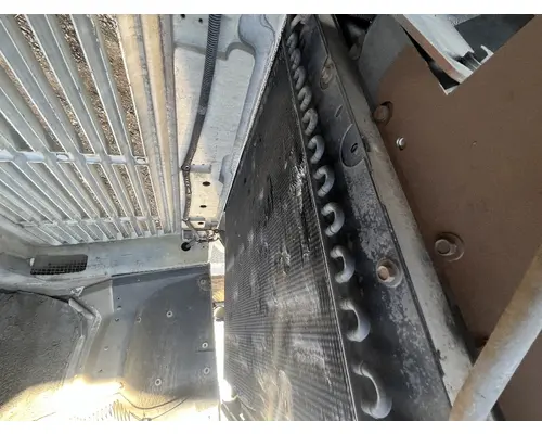 INTERNATIONAL 4700 Radiator