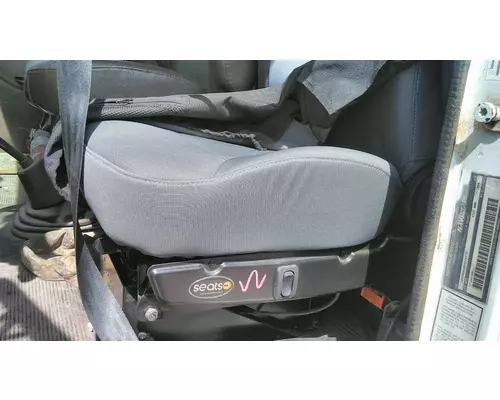 INTERNATIONAL 4700 SEAT, FRONT
