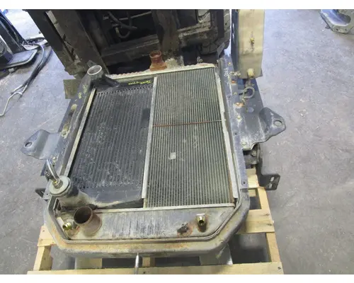 2000 INTERNATIONAL 4700 OIL COOLER visual data 4
