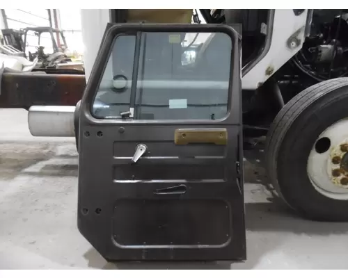 INTERNATIONAL 4900 1990-2002 DOOR ASSEMBLY, FRONT