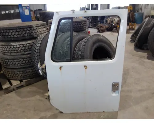 INTERNATIONAL 4900 1990-2002 DOOR ASSEMBLY, FRONT