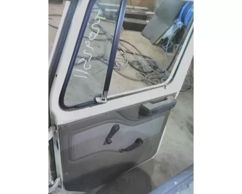 INTERNATIONAL 4900 1990-2002 DOOR ASSEMBLY, FRONT