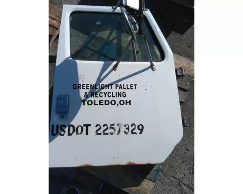 INTERNATIONAL 4900 1990-2002 DOOR ASSEMBLY, FRONT