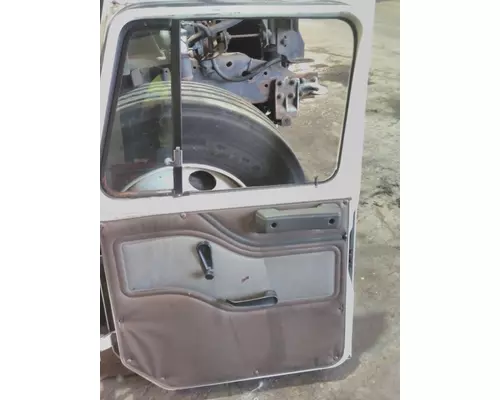INTERNATIONAL 4900 1990-2002 DOOR ASSEMBLY, FRONT